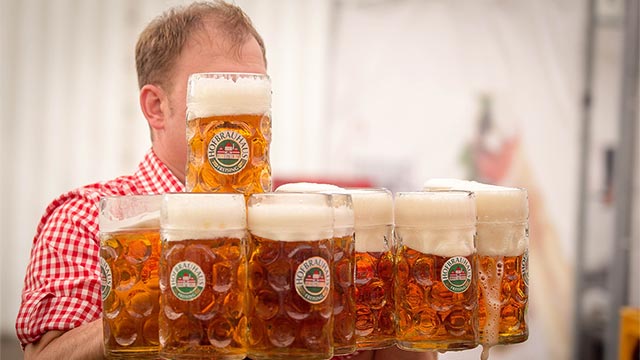Team Verpflegung mit viel Arbeit
